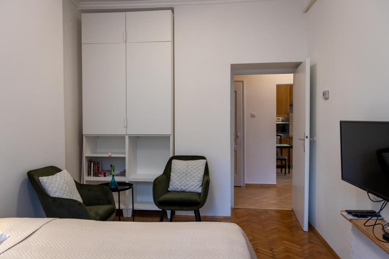 Sunbird Apartman บูดาเปสต์ ภายนอก รูปภาพ